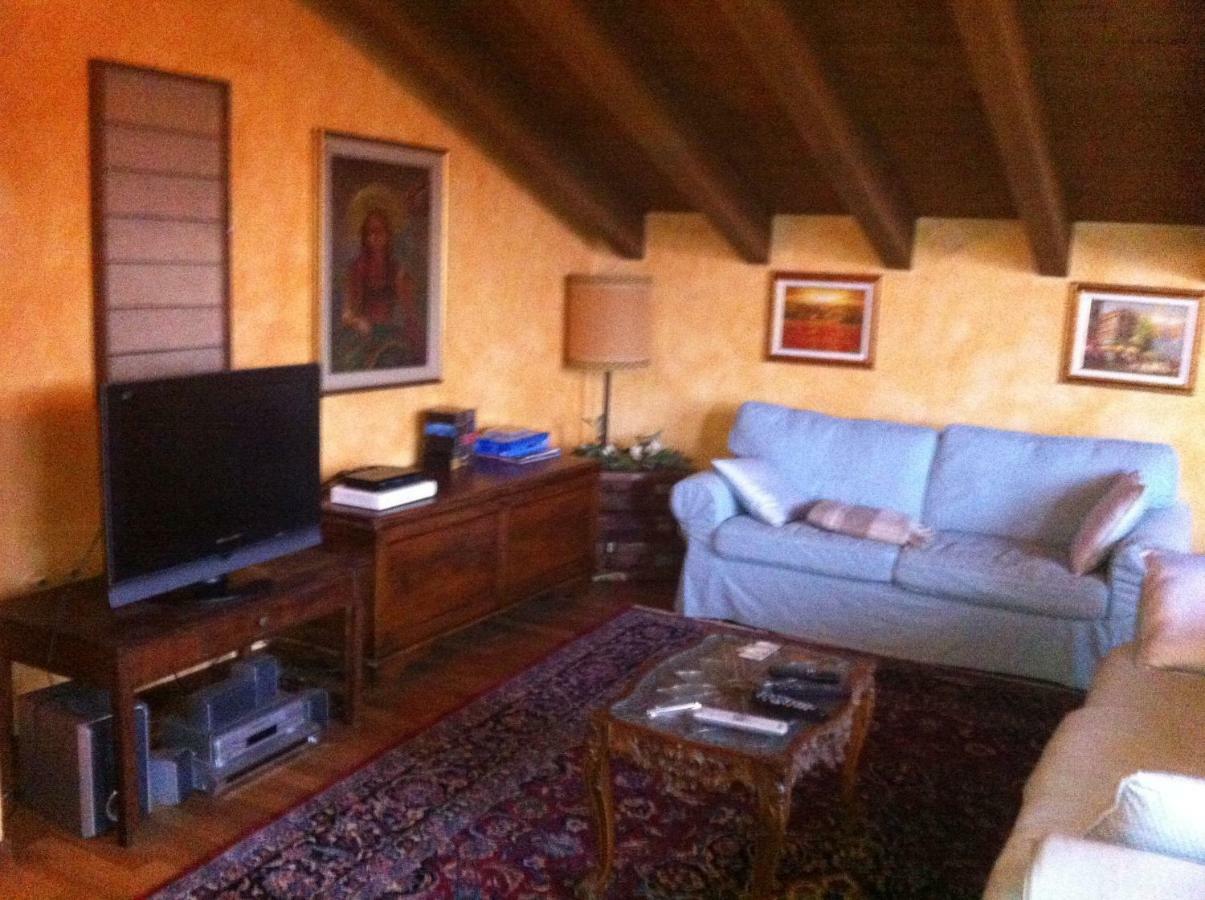 Cascina Cologna Bed and Breakfast Galbiate Εξωτερικό φωτογραφία