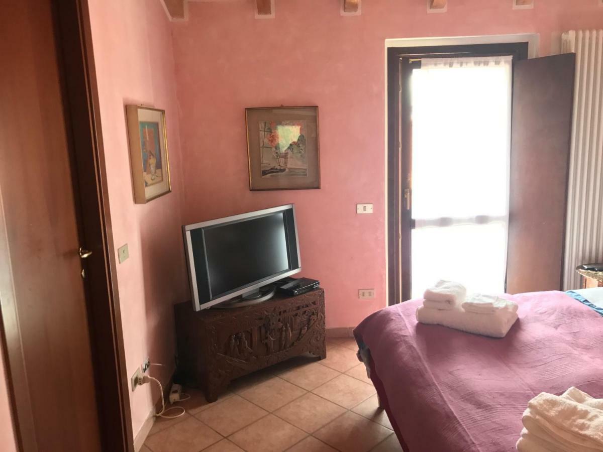 Cascina Cologna Bed and Breakfast Galbiate Εξωτερικό φωτογραφία